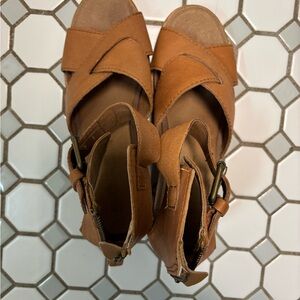 SOREL Women's Tan Suede Open-Toe Wedge Sandals size 7.5